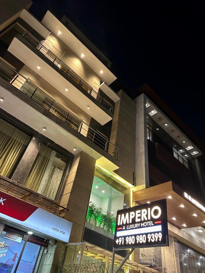 Hotel The Imperio Új-Delhi Kültér fotó