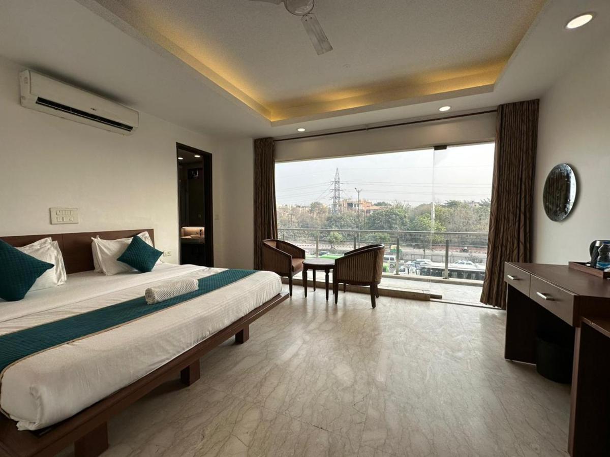Hotel The Imperio Új-Delhi Kültér fotó