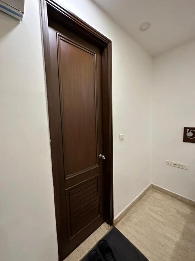 Hotel The Imperio Új-Delhi Kültér fotó