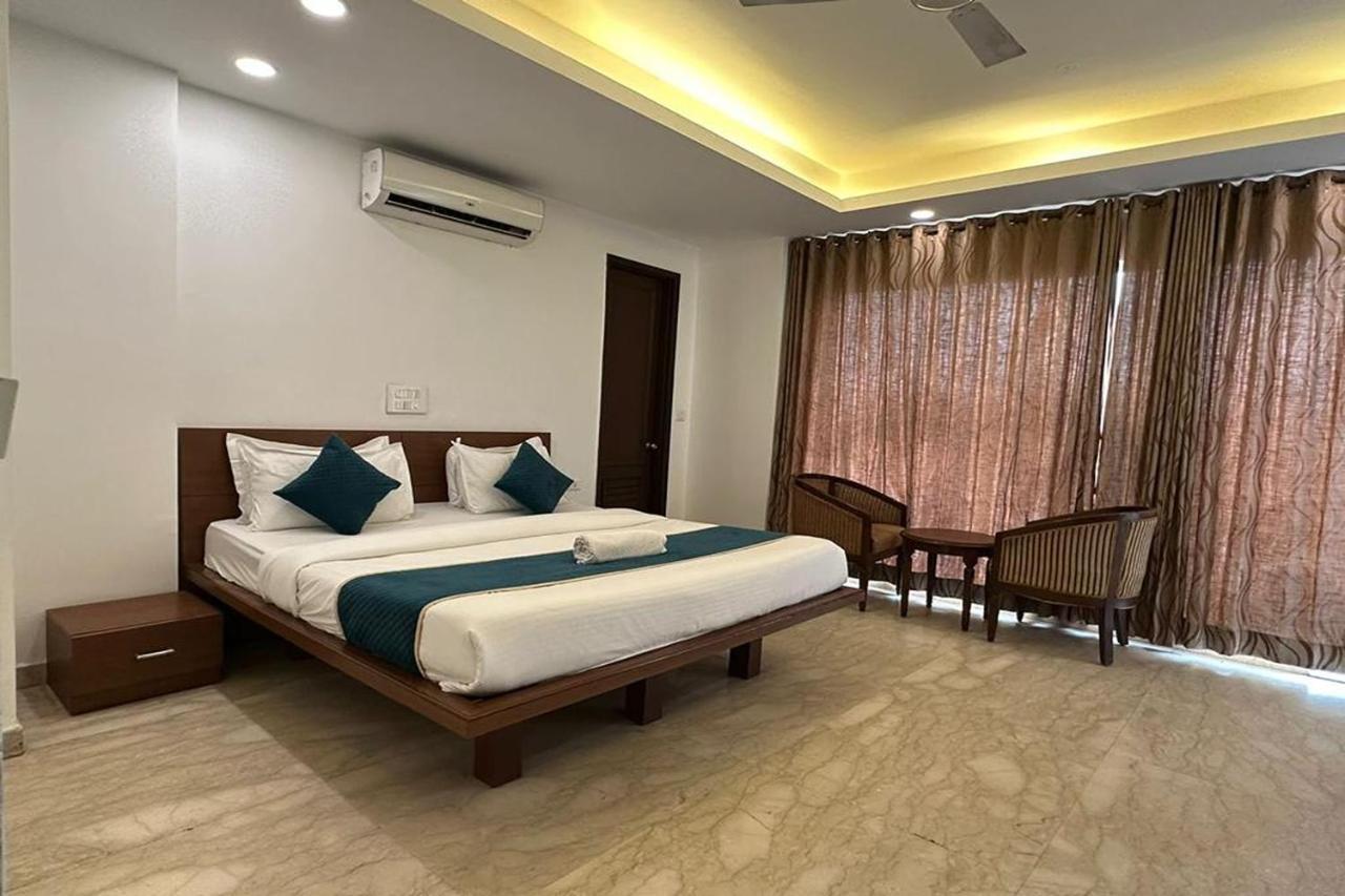 Hotel The Imperio Új-Delhi Kültér fotó